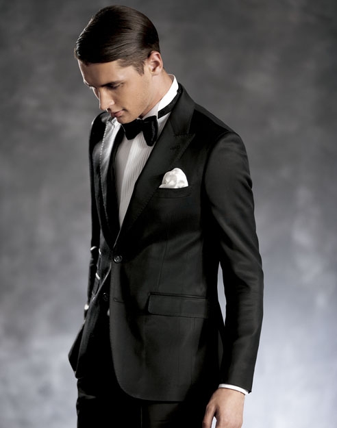 Tuxedo crafted with premium italian wool fabric 